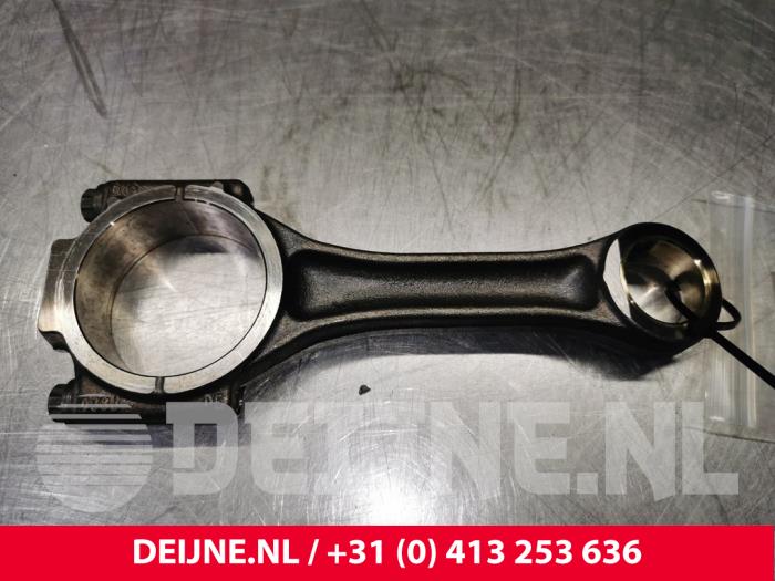 Gebruikte Drijfstang Volkswagen Crafter Prijs € 84,70 Inclusief btw aangeboden door van Deijne Onderdelen Uden B.V.