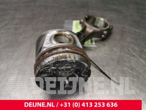 Volkswagen Crafter Piston O86935 photo 4