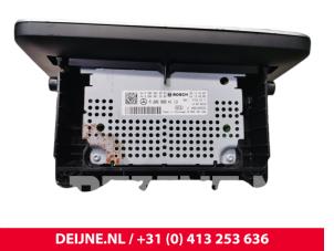 Mercedes C-Klasse Display Multi Media regelunit O86982 foto 3