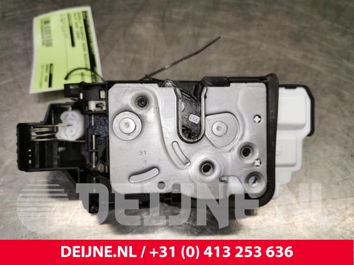 Volvo XC40 Deurslot Mechaniek 4Deurs rechts-achter O87046