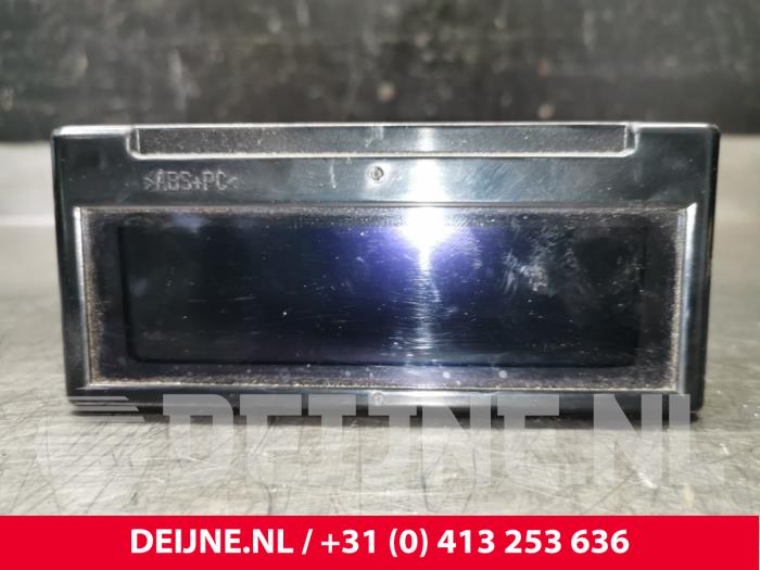 Gebruikte Display Interieur Volvo C70 (MC) 2.5 T5 20V Prijs € 30,00 Margeregeling aangeboden door van Deijne Onderdelen Uden B.V.