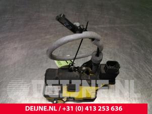 Volvo XC90 Deurslot Mechaniek 4Deurs rechts-achter O87461 foto 3