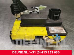 Volvo V70 Deurslot Mechaniek 4Deurs links-voor O87462 foto 4
