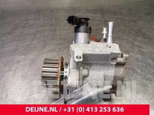 Citroen Berlingo Brandstofpomp Mechanisch O87576 foto 3