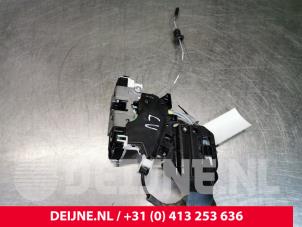 Mercedes ML-Klasse Door lock mechanism 4-door, front left O87627 photo 3