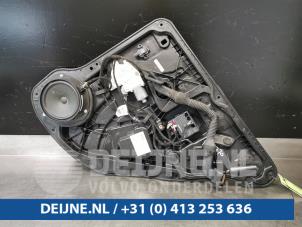 Gebruikte Raammechaniek 4Deurs rechts-achter Mercedes ML III (166) 2.1 ML-250 CDI 16V BlueTEC 4-Matic Prijs € 60,00 Margeregeling aangeboden door van Deijne Onderdelen Uden B.V.