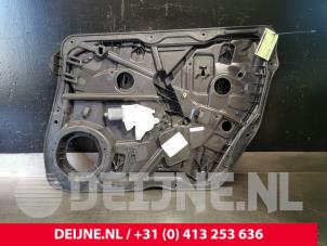 Gebruikte Ruitmechaniek 4Deurs rechts-voor Mercedes ML III (166) 2.1 ML-250 CDI 16V BlueTEC 4-Matic Prijs € 75,00 Margeregeling aangeboden door van Deijne Onderdelen Uden B.V.