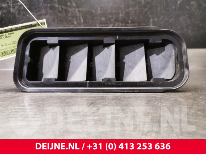 Volvo XC40 Luchtrooster zijkant O88222