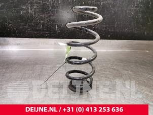 Gebruikte Schroefveer achter Volvo XC40 (XZ) 1.5 T3 12V Prijs € 40,00 Margeregeling aangeboden door van Deijne Onderdelen Uden B.V.