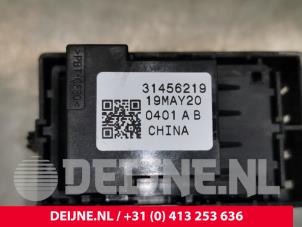 Volvo XC40 Parking brake switch O88277 photo 3