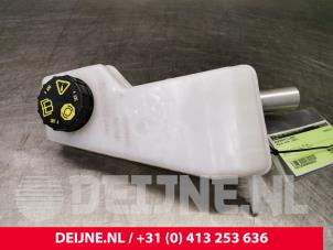 Gebruikte Hoofdremcilinder Volvo XC40 (XZ) 1.5 T3 12V Prijs € 100,00 Margeregeling aangeboden door van Deijne Onderdelen Uden B.V.