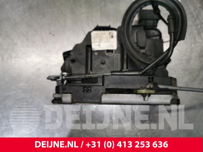 Peugeot Boxer Türschlossmechanik 2-türig links O88351