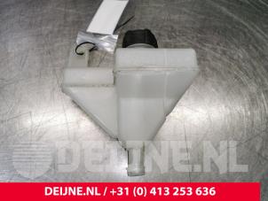 Nissan NV200 Ausgleichsbehälter O88499 foto 3