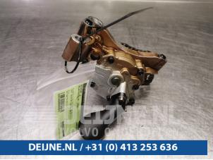 Volkswagen Scirocco Oliepomp O88818 foto 2