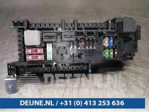 Mercedes SLK-Klasse 11- Fuse box O88951 photo 2