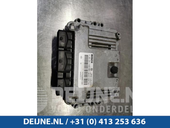 Renault Trafic Engine management computer O89256