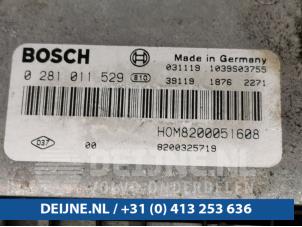 Renault Trafic Engine management computer O89256 photo 2