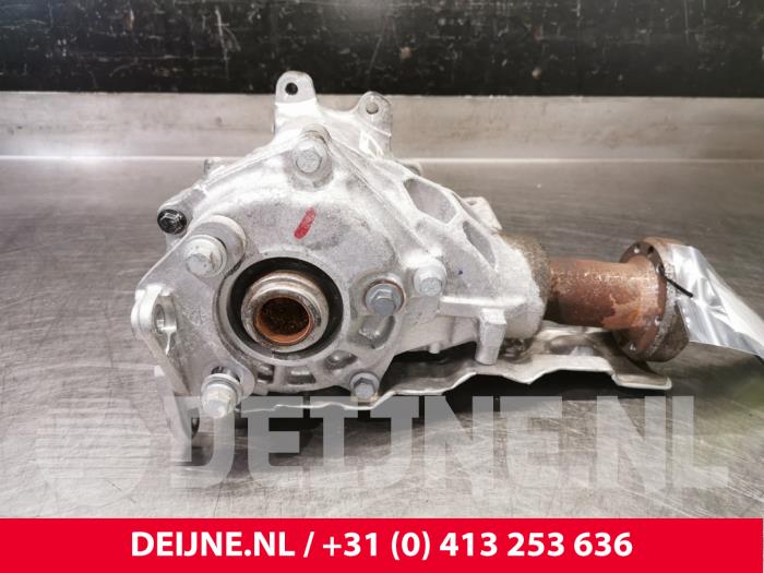 Gebruikte Tussenbak 4x4 Volvo XC60 II (UZ) 2.0 D4 16V AWD Prijs € 650,00 Margeregeling aangeboden door van Deijne Onderdelen Uden B.V.