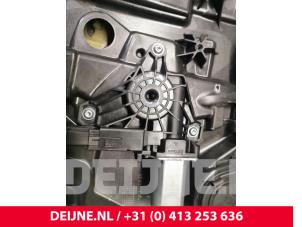Volvo V40 Ruitmechaniek 4Deurs rechts-achter O89476 foto 2