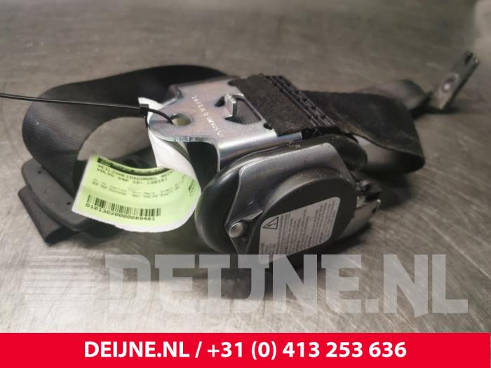 Volvo V40 Rear seatbelt, right O89481