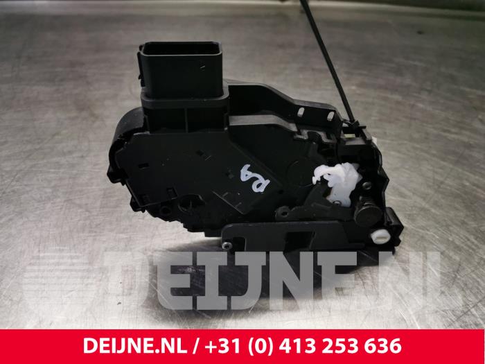 Volvo XC60 Deurslot Mechaniek 4Deurs rechts-achter O89705