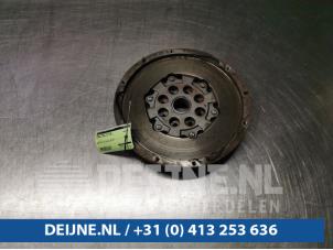 Gebruikte Dubbele massa vliegwiel Citroen Jumper (U9) 2.2 HDi 120 Euro 4 Prijs € 151,25 Inclusief btw aangeboden door van Deijne Onderdelen Uden B.V.
