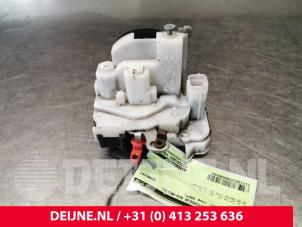 Fiat Doblo Minibus/van rear door lock mechanism O90198 photo 3