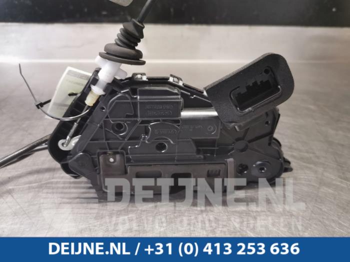 Volkswagen Crafter Türschlossmechanik 2-türig rechts O90228
