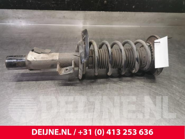 Volvo S60 Schokdemperpoot links-voor O90361