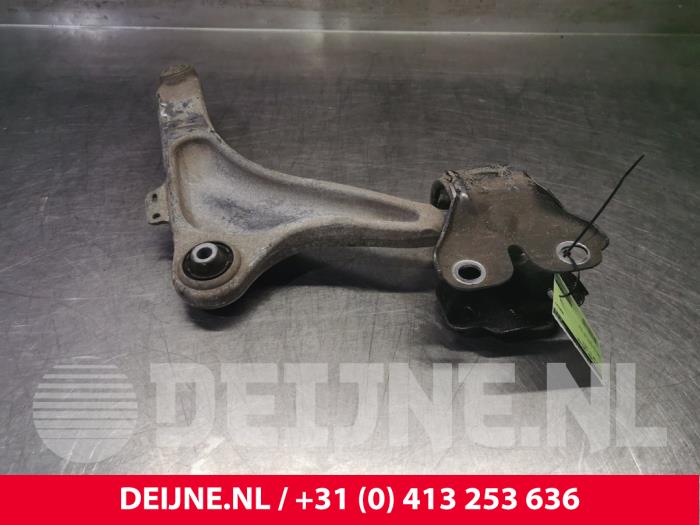 Volvo S60 Draagarm onder links-voor O90365