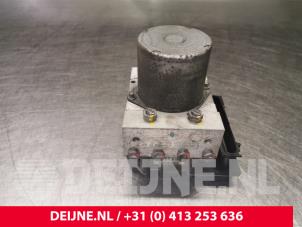 Mercedes Sprinter ABS Pumpe O90529 foto 3