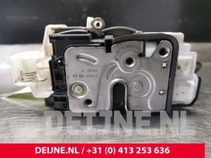 Gebruikte Deurslot Mechaniek 4Deurs links-voor Volvo V40 (MV) 1.6 D2 Prijs op aanvraag aangeboden door van Deijne Onderdelen Uden B.V.