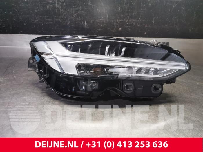 Volvo V90 Koplamp rechts O90710