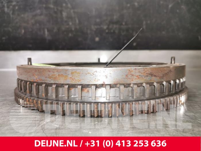 Gebruikte Dubbele massa vliegwiel Volvo XC60 I (DZ) 2.4 D4 20V AWD Prijs € 150,00 Margeregeling aangeboden door van Deijne Onderdelen Uden B.V.