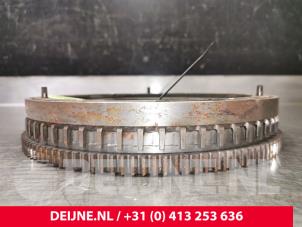 Gebruikte Vliegwiel dubbele massa Volvo XC60 I (DZ) 2.4 D4 20V AWD Prijs € 150,00 Margeregeling aangeboden door van Deijne Onderdelen Uden B.V.