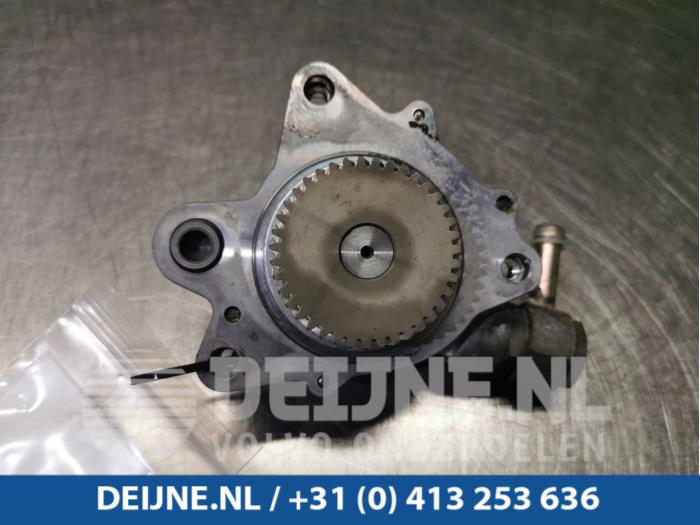 Nissan Atleon Vacuum pump (diesel) O90908