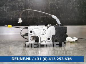 Gebruikte Portierslot Mechaniek 2deurs rechts Fiat Scudo (270) 2.0 D Multijet 4x4 Prijs € 48,40 Inclusief btw aangeboden door van Deijne Onderdelen Uden B.V.
