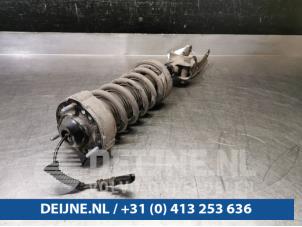 Gebruikte Schokdemperpoot links-voor Porsche Cayenne II (92A) 3.0 D V6 24V Prijs € 350,00 Margeregeling aangeboden door van Deijne Onderdelen Uden B.V.