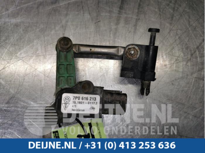 Porsche Cayenne Xenon height adjustment O91242
