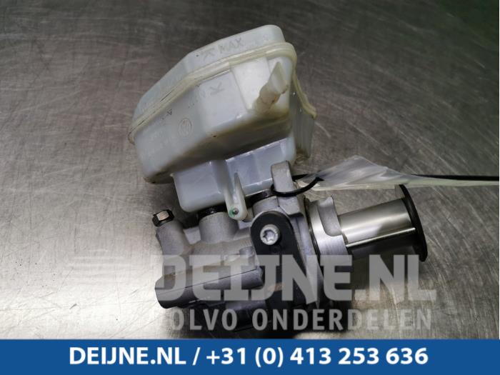 Porsche Cayenne Master cylinder O91318