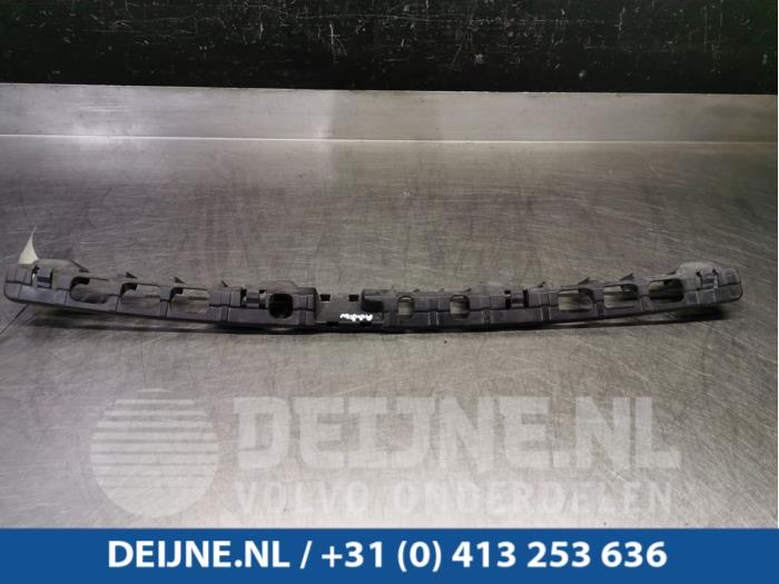 Porsche Cayenne Stoßstangenstütze mitte hinten O91336