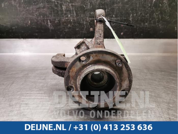 Nissan Interstar Achsschenkel links vorne O91409