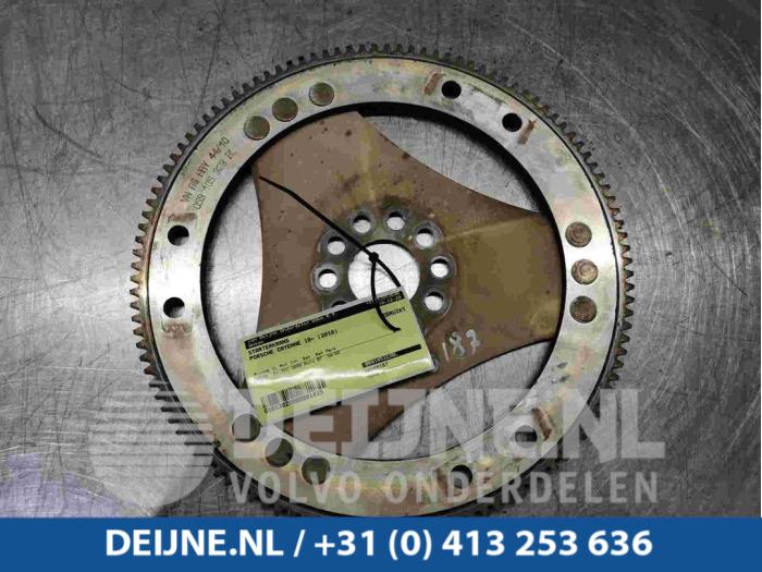 Gebruikte Starterkrans Porsche Cayenne II (92A) 3.0 D V6 24V Prijs € 150,00 Margeregeling aangeboden door van Deijne Onderdelen Uden B.V.