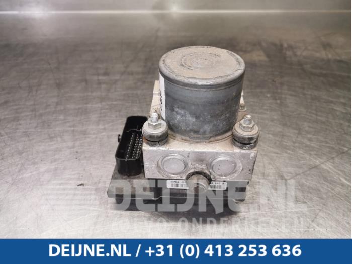 ABS Pomp van een Fiat Fiorino (225) 1.3 JTD 16V Multijet 2009