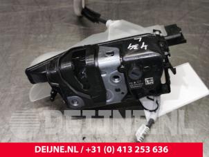 Gebruikte Deurslot Mechaniek 2Deurs links Peugeot Expert (VA/VB/VE/VF/VY) 1.5 BlueHDi 100 Prijs € 84,70 Inclusief btw aangeboden door van Deijne Onderdelen Uden B.V.