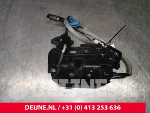 Gebruikte Deurslot Mechaniek 4Deurs links-voor Volkswagen T-Cross 1.0 TSI 115 12V Prijs € 70,00 Margeregeling aangeboden door van Deijne Onderdelen Uden B.V.