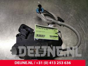 Gebruikte Deurslot Mechaniek 4Deurs rechts-voor Volkswagen T-Cross 1.0 TSI 115 12V Prijs € 70,00 Margeregeling aangeboden door van Deijne Onderdelen Uden B.V.