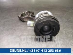 Opel Vivaro Kolben O92433 foto 4