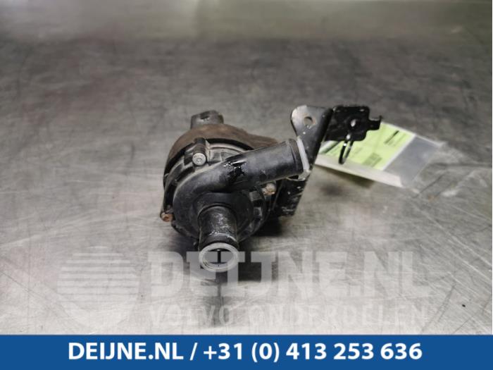 Mercedes C-Klasse Zusätzliche Wasserpumpe O93056