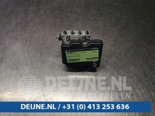 Gebruikte ABS Pomp Mercedes Vito (447.6) 1.6 109 CDI 16V Prijs € 242,00 Inclusief btw aangeboden door van Deijne Onderdelen Uden B.V.